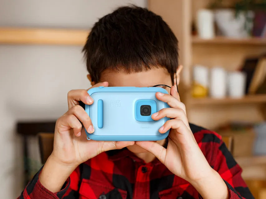 myFirst Camera 50 キッズカメラ デジタルコミュ力 最先端のAIを搭載/ビデオ日記/安心安全保護者アプリ付 1600/2000万画素 ダブルカメラ 3.97"画面 写真/動画撮影 16GB/最大128GBメモリカード追加可能 | Oaxis Japan.